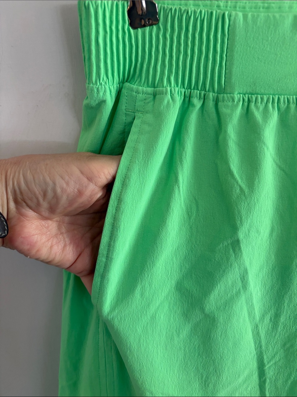 Lululemon bright green stretch woven high waisted wide leg pants Size Small - Picture 4 of 9
